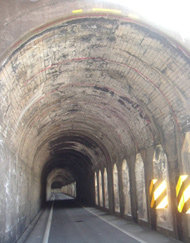 経年及び塩害劣化によるトンネル断面の補修1